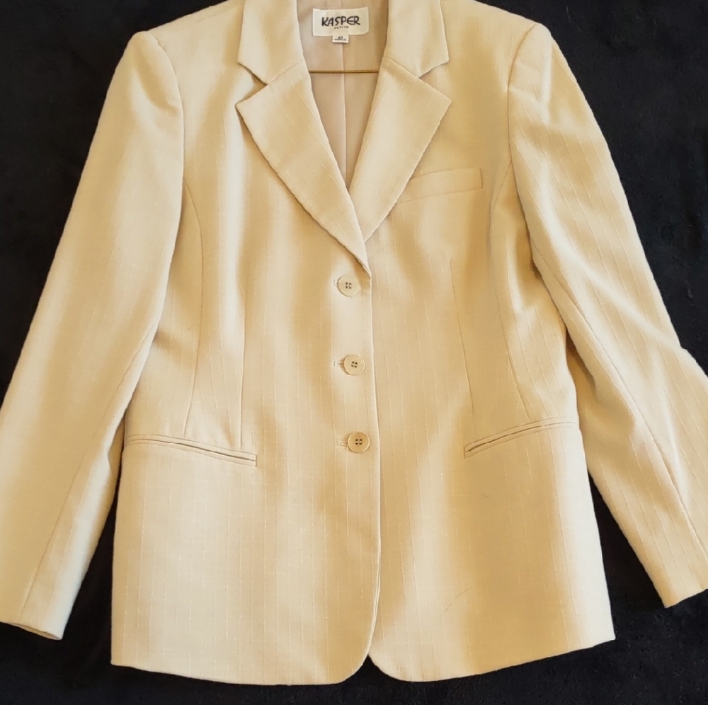 Kasper Women's Light Cream Single-Breasted Blazer